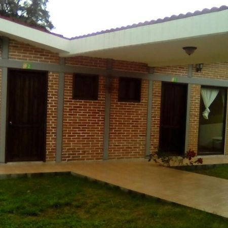 Отель Cabanas Entrada A La Sierra Zacapoaxtla Экстерьер фото